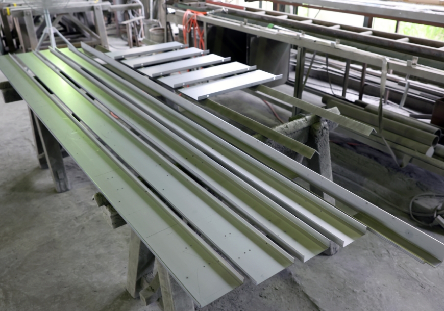 ステンレス建具の加工